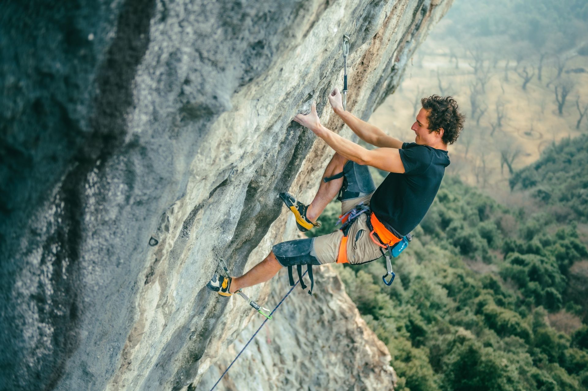 La Sportiva Solution Climbing Shoe - Climb
