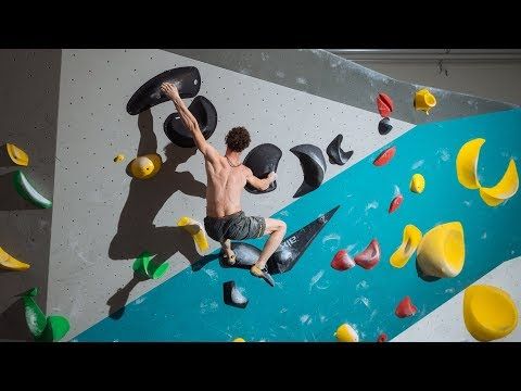 Route setting in bouldering
