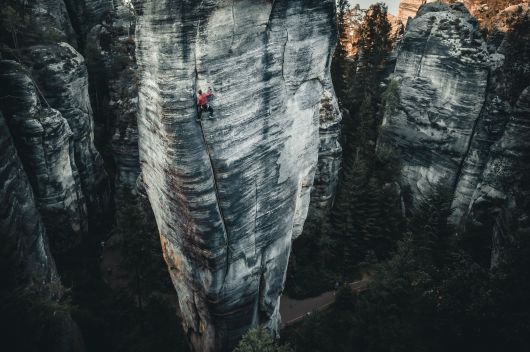 Proper Crack Climbing with Wide Boyz in Adršpach