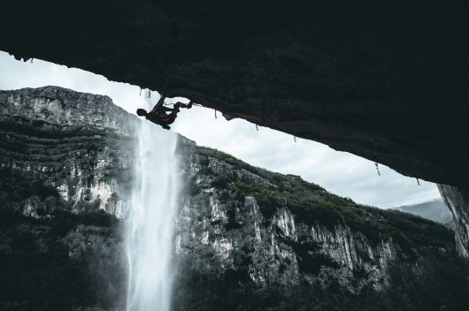 Enjoy 2 new videos and cool poster with waterfall from France