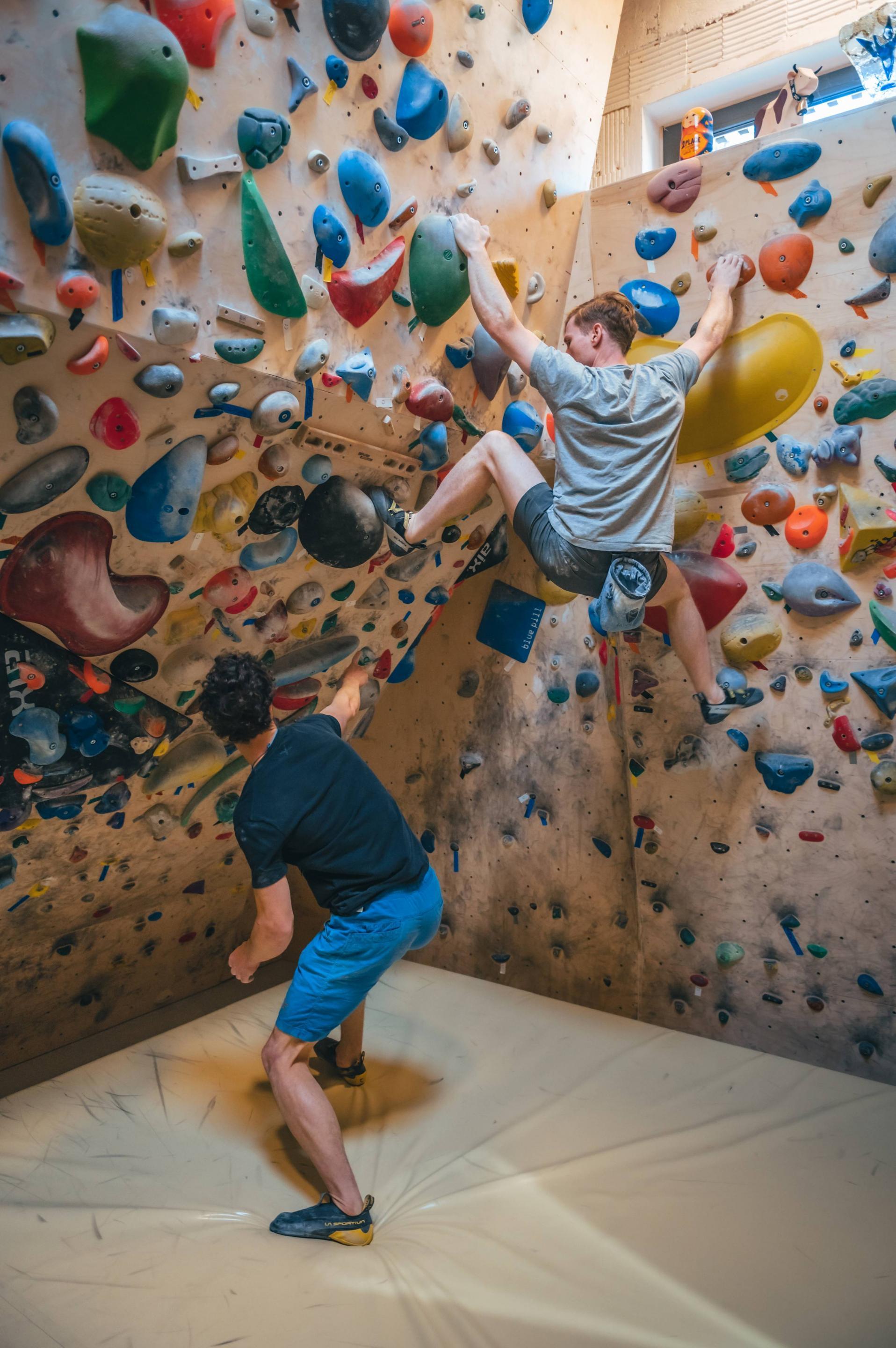 Best watch for outlet rock climbing