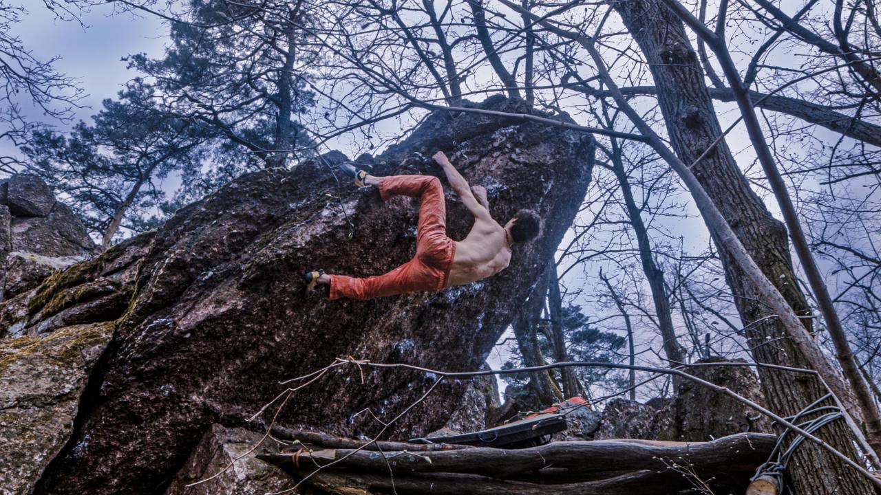 Outdoor Boulder Problem 8B Flash